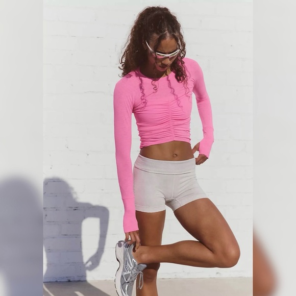 FP Movement Tempo Ruched Long Sleeve NWT Size M Free People Top Fuchsia Pink - Picture 3 of 8